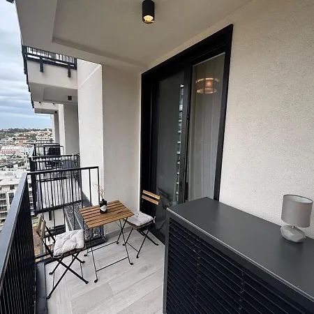 New! Modern Waterfront Белград