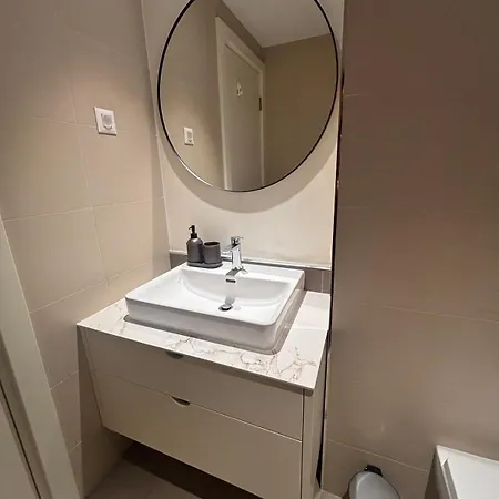 New! Modern Waterfront Белград